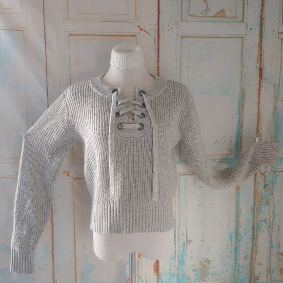 Kendall & Kylie long sleeve crew neck grommet tie detailed knit sweater/M/gray - Picture 1 of 9